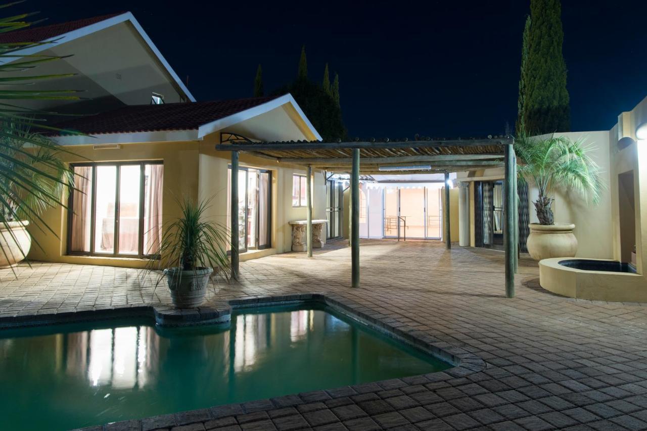Toscana Estate Bloemfontein Buitenkant foto