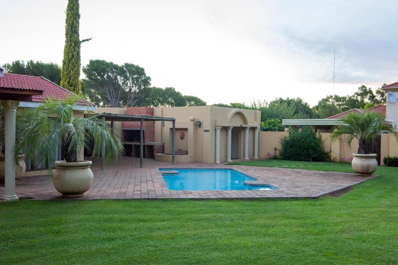 Toscana Estate Bloemfontein Buitenkant foto